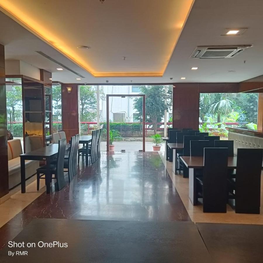 Astra Hotels & Suites Whitefield Near To Nallurahalli Metro Station And Ktpo 班加罗尔 外观 照片