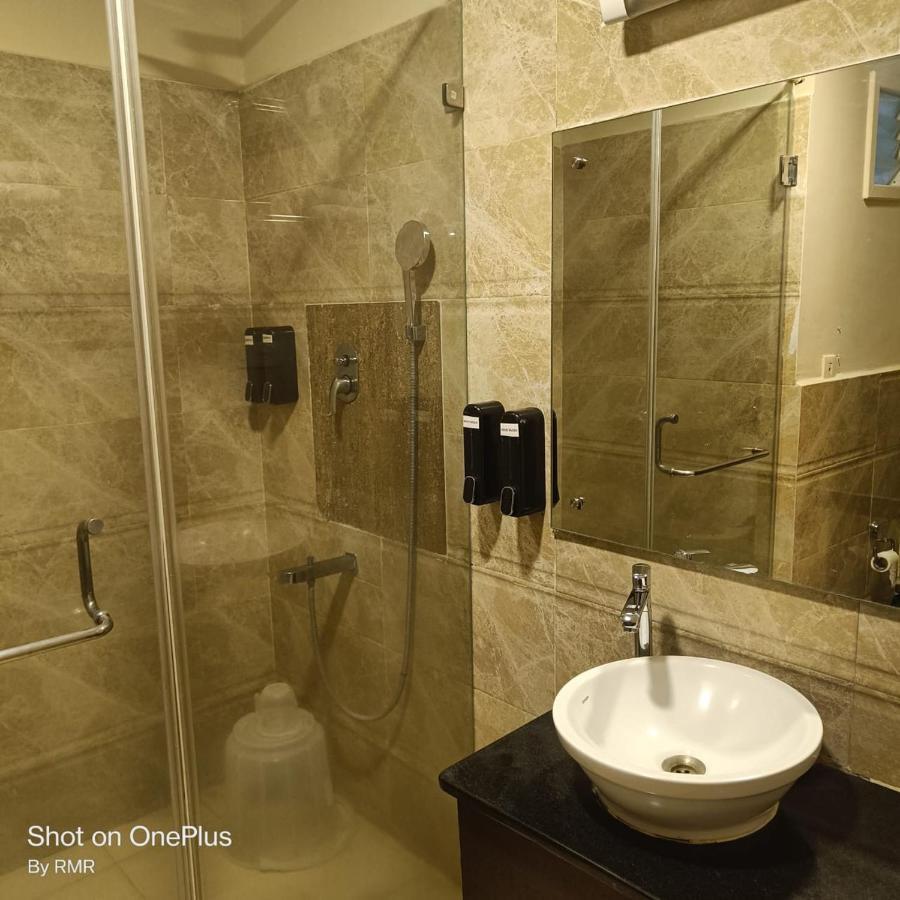 Astra Hotels & Suites Whitefield Near To Nallurahalli Metro Station And Ktpo 班加罗尔 外观 照片
