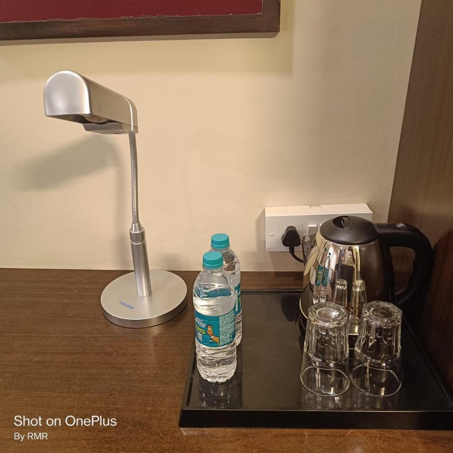 Astra Hotels & Suites Whitefield Near To Nallurahalli Metro Station And Ktpo 班加罗尔 外观 照片