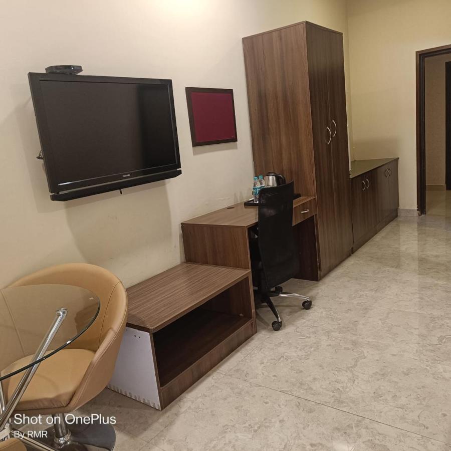 Astra Hotels & Suites Whitefield Near To Nallurahalli Metro Station And Ktpo 班加罗尔 外观 照片