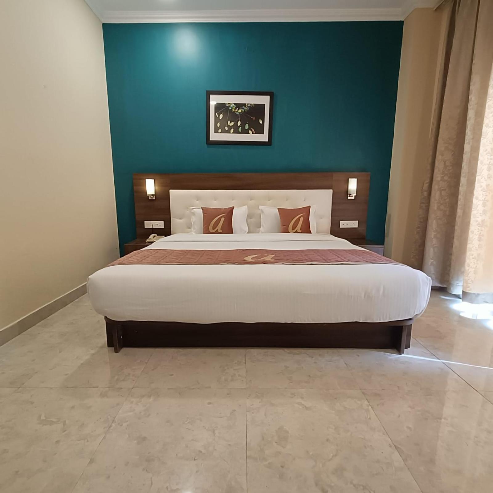 Astra Hotels & Suites Whitefield Near To Nallurahalli Metro Station And Ktpo 班加罗尔 外观 照片